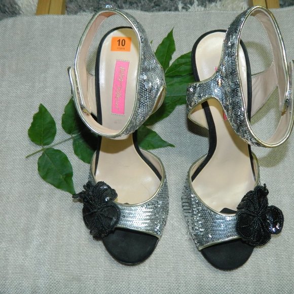 Betsey Johnson Heels Sequins Silver Black Size 10 - Picture 8 of 10